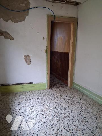 A VENDRE maison au centre de Bourbourg comprenant 3 chambres, séjour, cuisine, cave, cour extér...