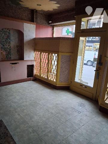 A VENDRE maison au centre de Bourbourg comprenant 3 chambres, séjour, cuisine, cave, cour extér...