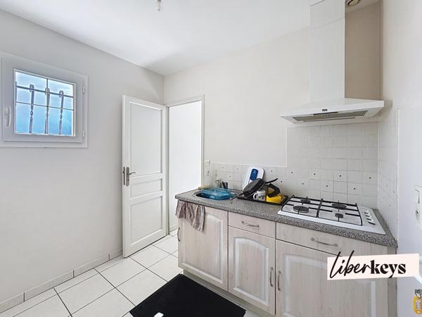 Maison familiale de plain-pieds avec piscine couverte – Neuillé, à 15 min de Saumur
