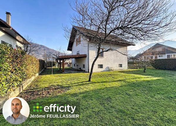 Maison
         6 pièces
        - 120 m² Exclusivité 278 000 € *