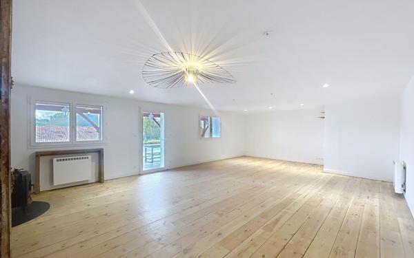 Appartement à louer    4 pièces • 158 m2 Arcangues