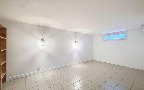 Appartement à louer    4 pièces • 158 m2 Arcangues