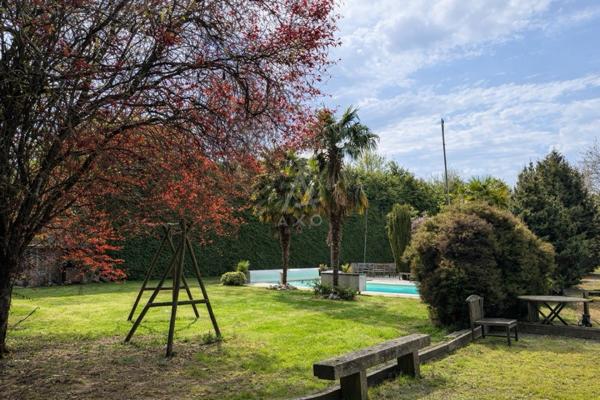 10 min Pont-lÉvêque  ensemble immobilier, deux maisons & piscine