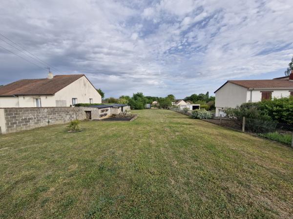 PAVILLON SUR SOUS-SOL 4 CHAMBRES - GARAGE - TERRAIN