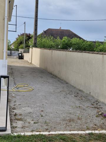 PAVILLON SUR SOUS-SOL 4 CHAMBRES - GARAGE - TERRAIN