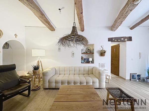 Charmant appartement 3 pièces 91 m2 Trets + cave proche toutes commodités à pied