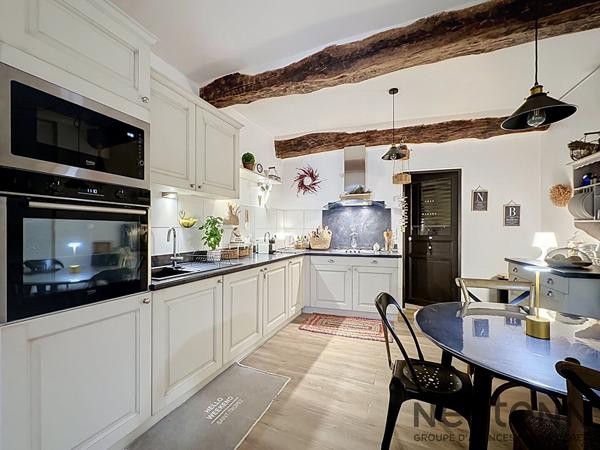 Charmant appartement 3 pièces 91 m2 Trets + cave proche toutes commodités à pied
