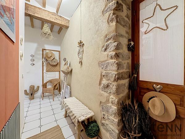 Charmant appartement 3 pièces 91 m2 Trets + cave proche toutes commodités à pied