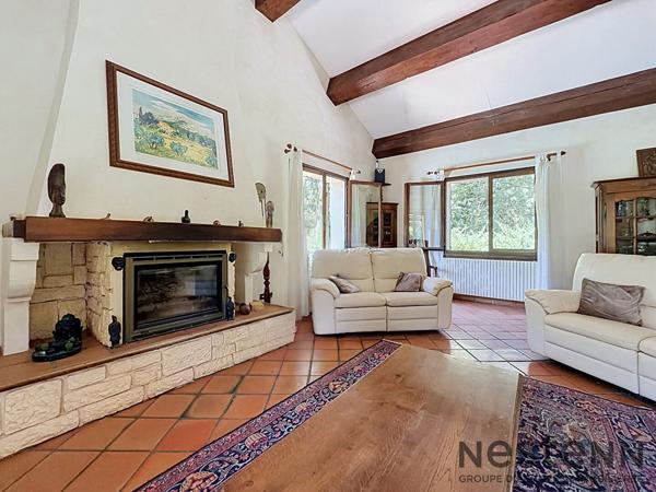 Maison à vendre à Aubagne - 4 chambres, 220 m², piscine, proche écoles et parc