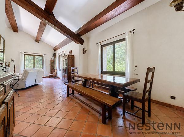 Maison à vendre à Aubagne - 4 chambres, 220 m², piscine, proche écoles et parc