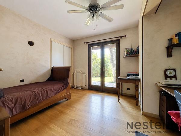 Maison à vendre à Aubagne - 4 chambres, 220 m², piscine, proche écoles et parc