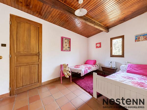 Maison à vendre à Aubagne - 4 chambres, 220 m², piscine, proche écoles et parc