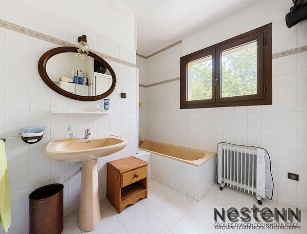 Maison à vendre à Aubagne - 4 chambres, 220 m², piscine, proche écoles et parc