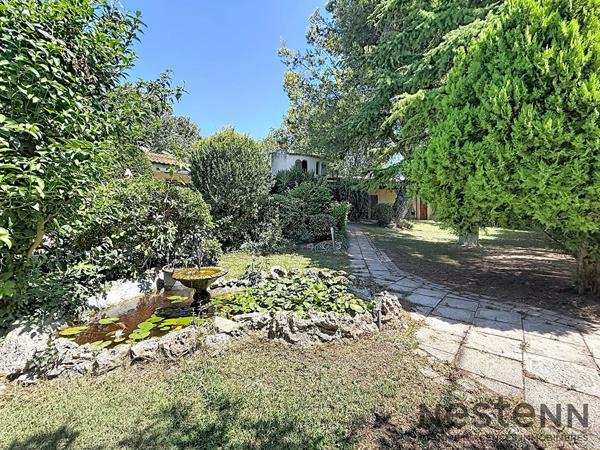 Maison à vendre à Aubagne - 4 chambres, 220 m², piscine, proche écoles et parc