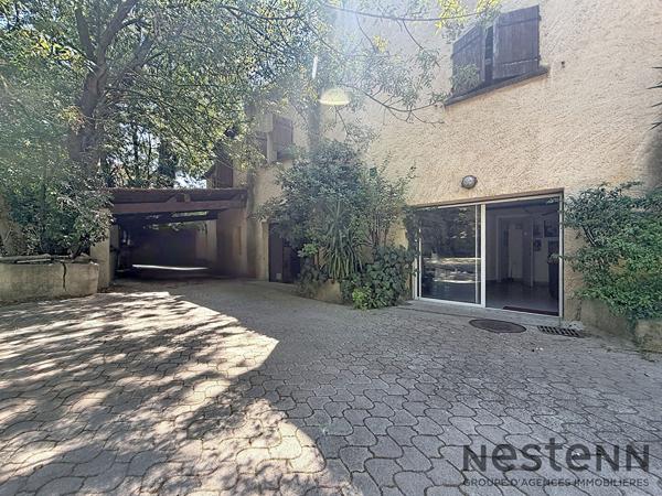 Maison à vendre à Aubagne - 4 chambres, 220 m², piscine, proche écoles et parc