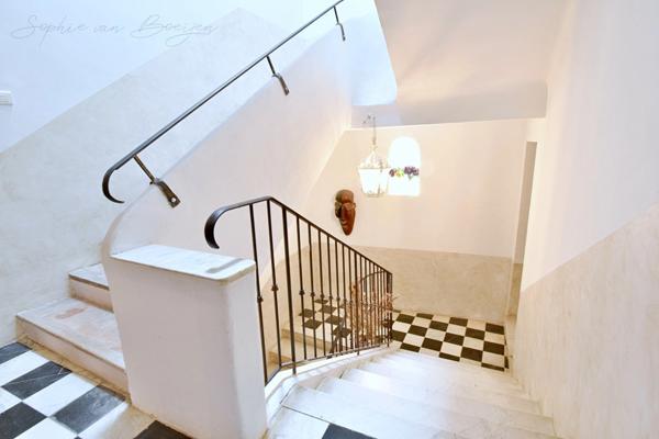 MAISON DE VILLAGE EN PIERRES du 19ème à vendre de 350m², 7 chambres, jardin, piscine, garage, proche de LOURMARIN