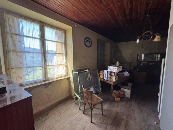 Maison ancienne 90m² avec dépendances au Monestier