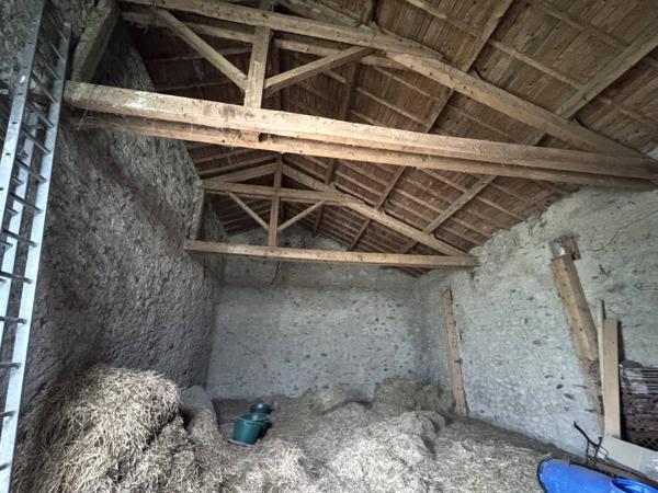 Maison ancienne 90m² avec dépendances au Monestier