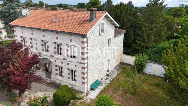 COUP DE CŒUR ASSURÉ – Demeure de caractère au cœur de Châteauneuf-sur-Charente