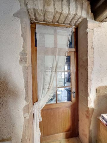 Immeuble de caractère avec fort potentiel à Givry