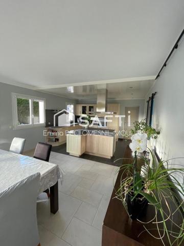 Superbe propriété, triple garage