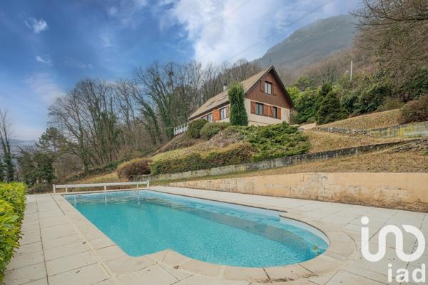 Maison 6 pièces de 168 m² à Claix (38640)