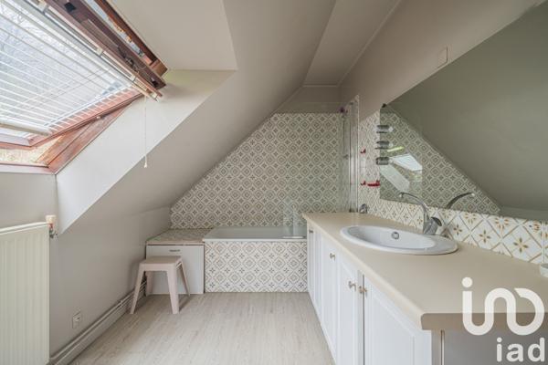 Maison 6 pièces de 168 m² à Claix (38640)