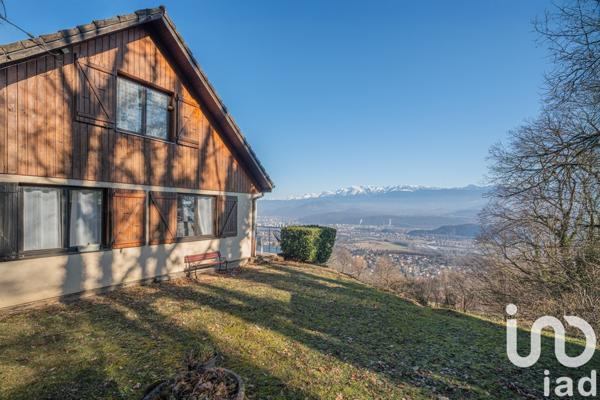 Maison 6 pièces de 168 m² à Claix (38640)