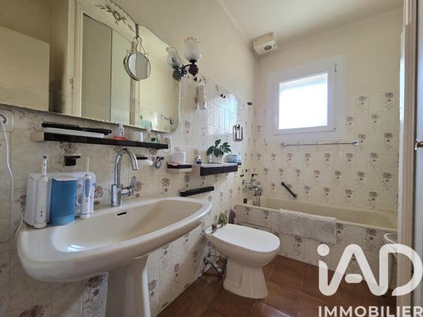 Maison à vendre 5 pièces 135 m² Entraigues-sur-la-Sorgue