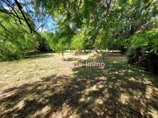 Terrain à vendre 3 pièces de 2 700 m²
