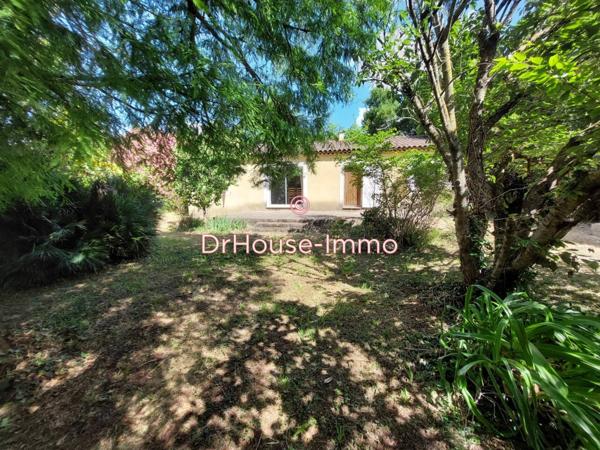 Terrain à vendre 3 pièces de 2 700 m²