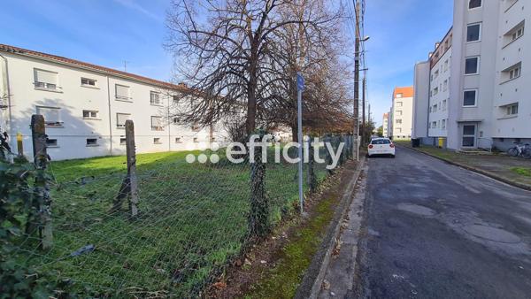 Immeuble 28 pièces - 628 m²