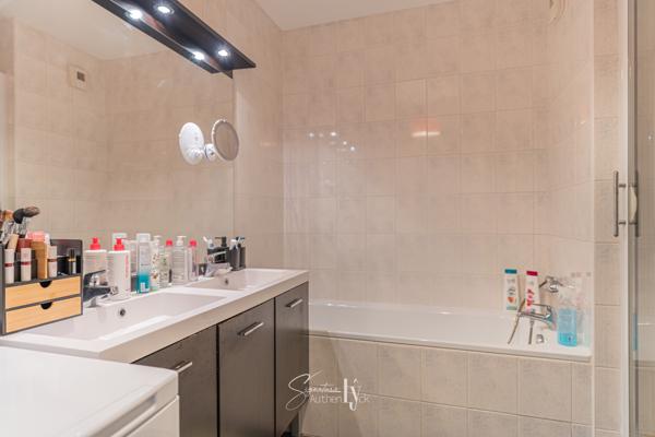Appartement
         3 pièces
        - 85 m² Exclusivité