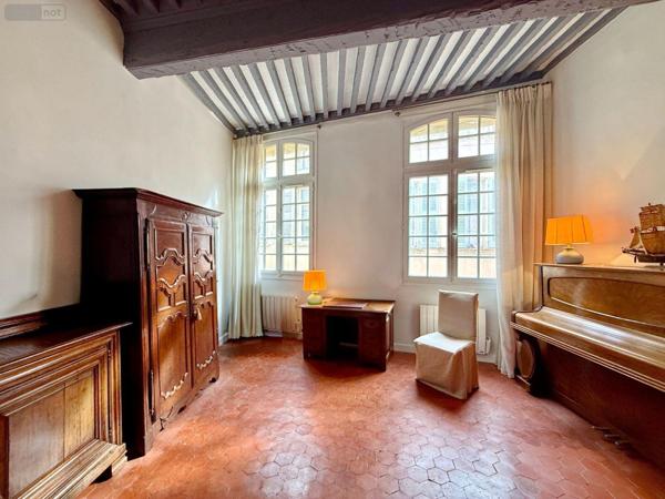 Appartement ancien à vendre à Aix-en-Provence dans les Bouches-du-Rhône (13090), ref : 10521/27   
Palais de Justice