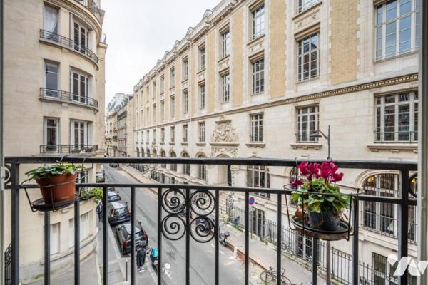 EXCLUSIVITE - PARIS VI - RUE DE SEVRES- BON MARCHE - SQUARE PRIVE - 3 CHAMBRES