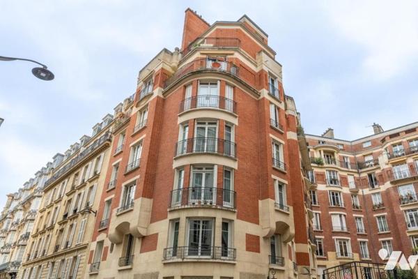EXCLUSIVITE - PARIS VI - RUE DE SEVRES- BON MARCHE - SQUARE PRIVE - 3 CHAMBRES