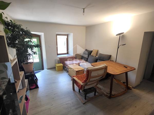 Maison Chateau Arnoux 4 pièce(s) 100 m2 env  avec Dépendances et jardin
