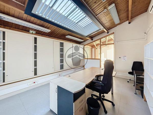 Location Bureau 3 pièces 91 m2 à Saint-Quentin