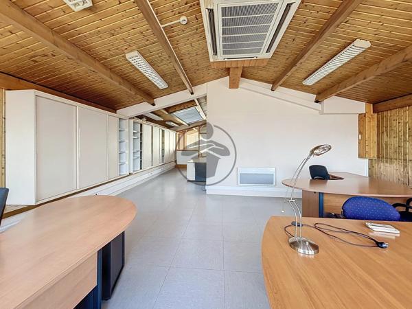 Location Bureau 3 pièces 91 m2 à Saint-Quentin