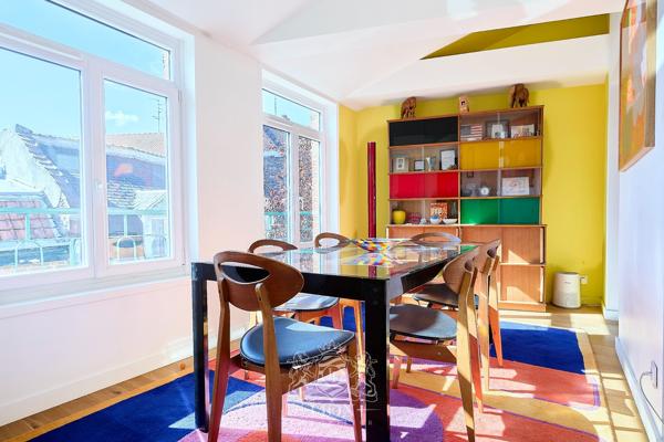 Superbe appartement avec terrasse, parking possible.