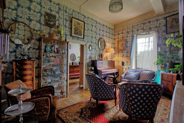 Maison de caractère du XVIIIᵉ siècle à Chemin – Charme et Authenticité