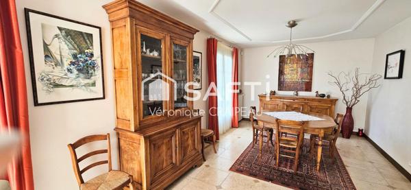 Maison familiale en parfait état de 134m² hab avec 4 chambres, bureau et grand garage sur terrain clos de 683m².