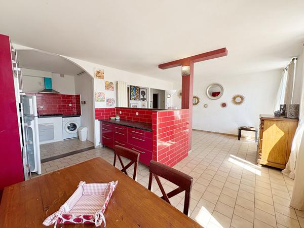 HYERES - T5 - 91 m² - Place Clemenceau