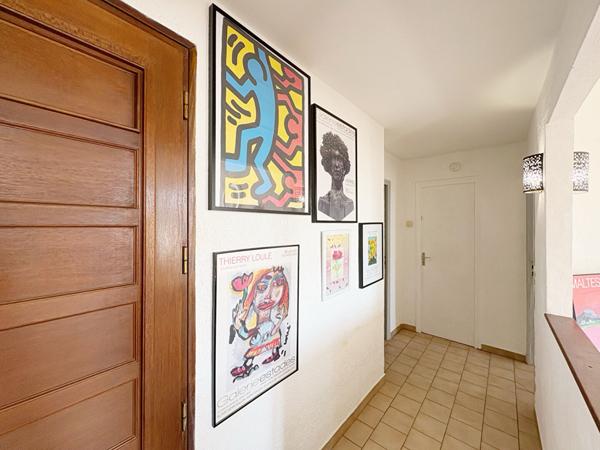 HYERES - T5 - 91 m² - Place Clemenceau