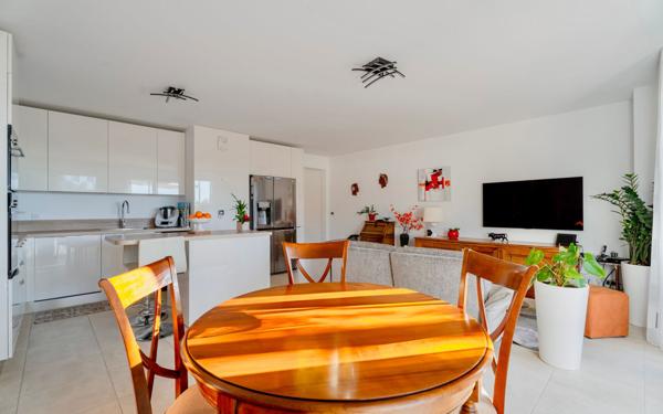 Appartement à vendre    3 pièces • 64,61 m2 Solliès-Pont