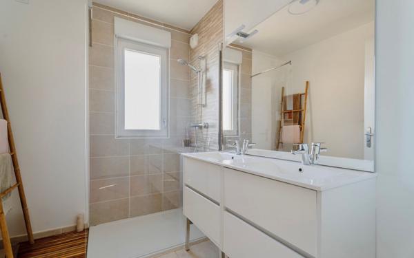 Appartement à vendre    3 pièces • 64,61 m2 Solliès-Pont