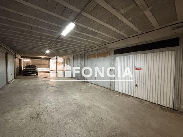 Location Parking 40 m² - 1 PLACE LOUIS BRAILLE Caluire 69300