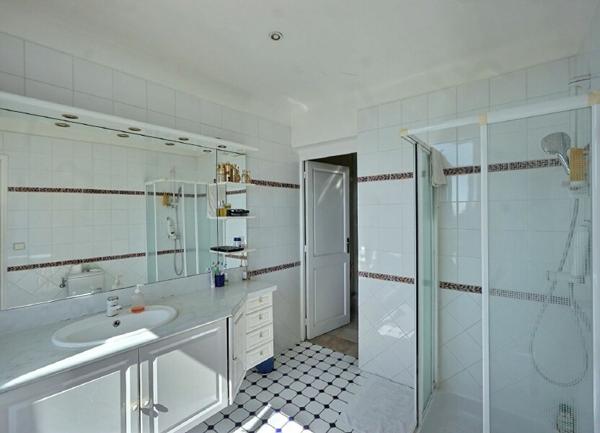 Maison à vendre    5 pièces • 919 m2 Golfe Juan - Vallauris