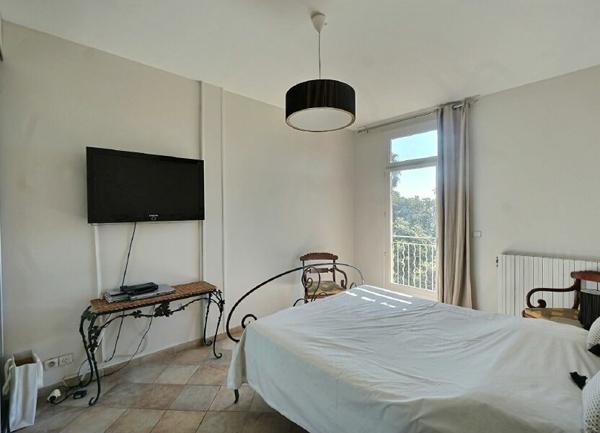 Maison à vendre    5 pièces • 919 m2 Golfe Juan - Vallauris