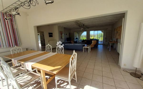 BARJAC – BELLE VILLA DE PLAIN-PIED AVEC PISCINE, GRAND TERRAIN ET ENVIRONNEMENT PRIVILÉGIÉ